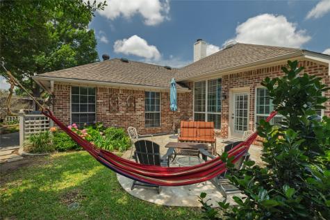 305 Chantilly Court Hurst TX 76054