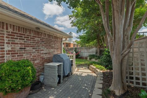 305 Chantilly Court Hurst TX 76054