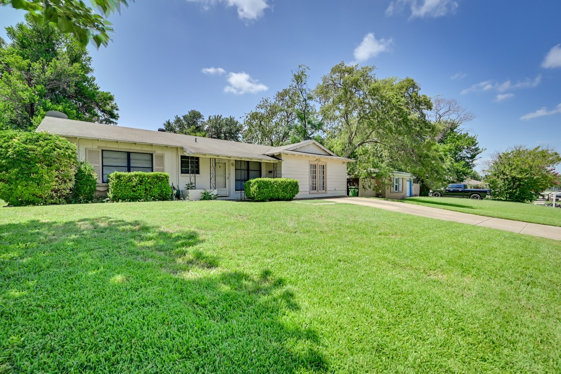 741 Oak Drive Hurst TX 76053
