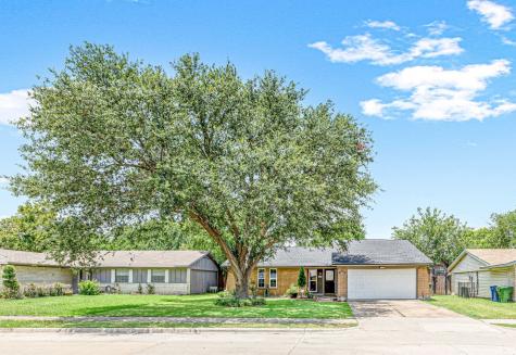 613 Oxford Park Garland TX 75043