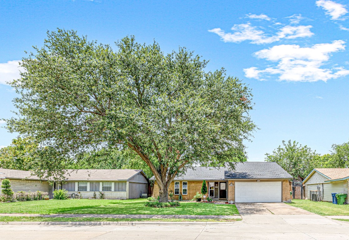 613 Oxford Park Garland TX 75043