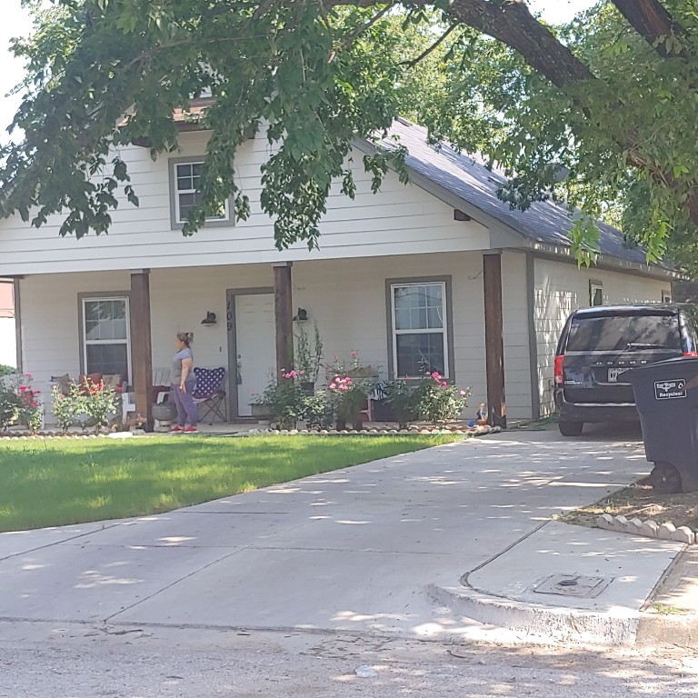 109 W Fogg Street Fort Worth TX 76110