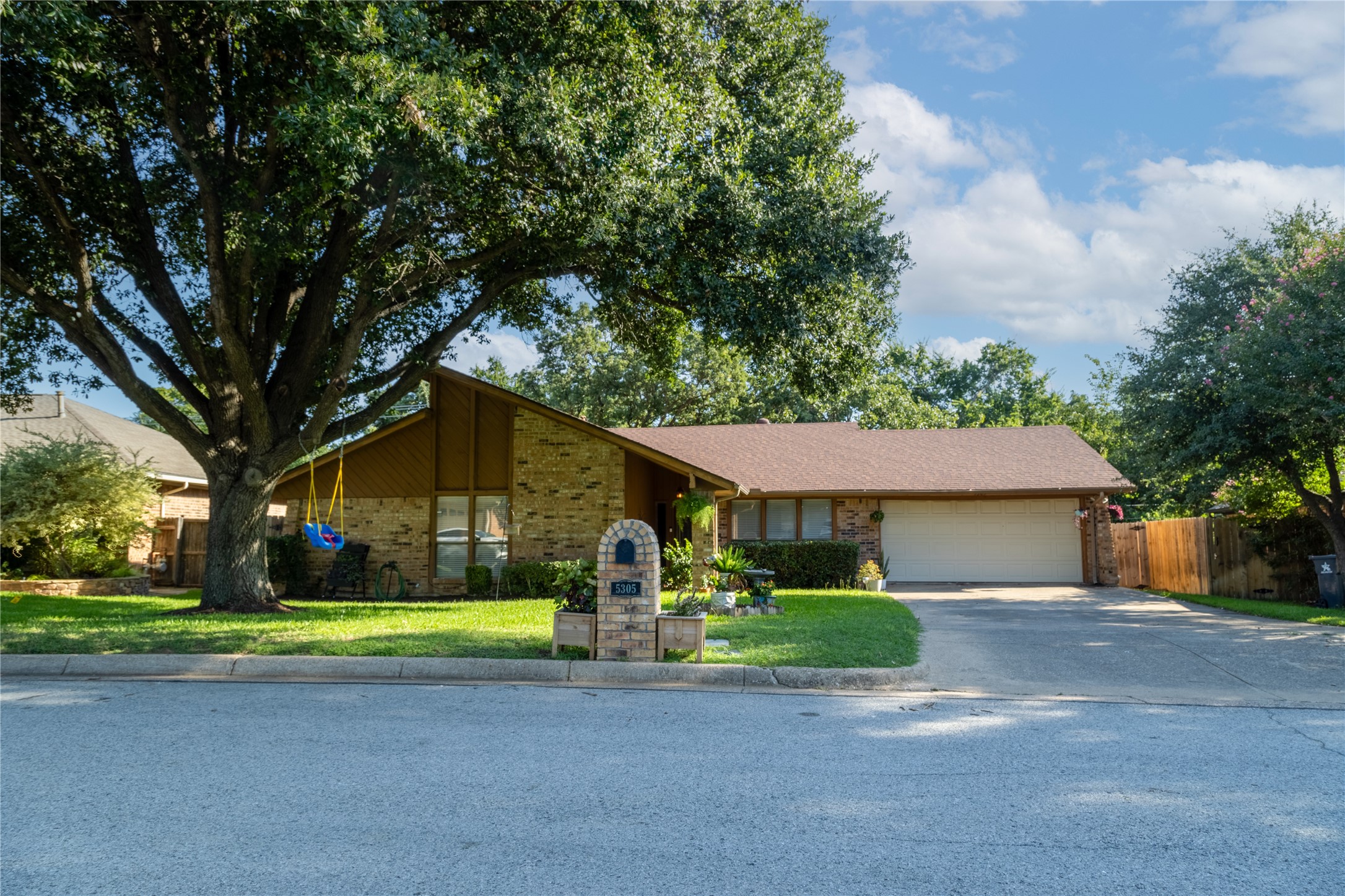 5305 Ridge Springs Court Arlington TX 76017