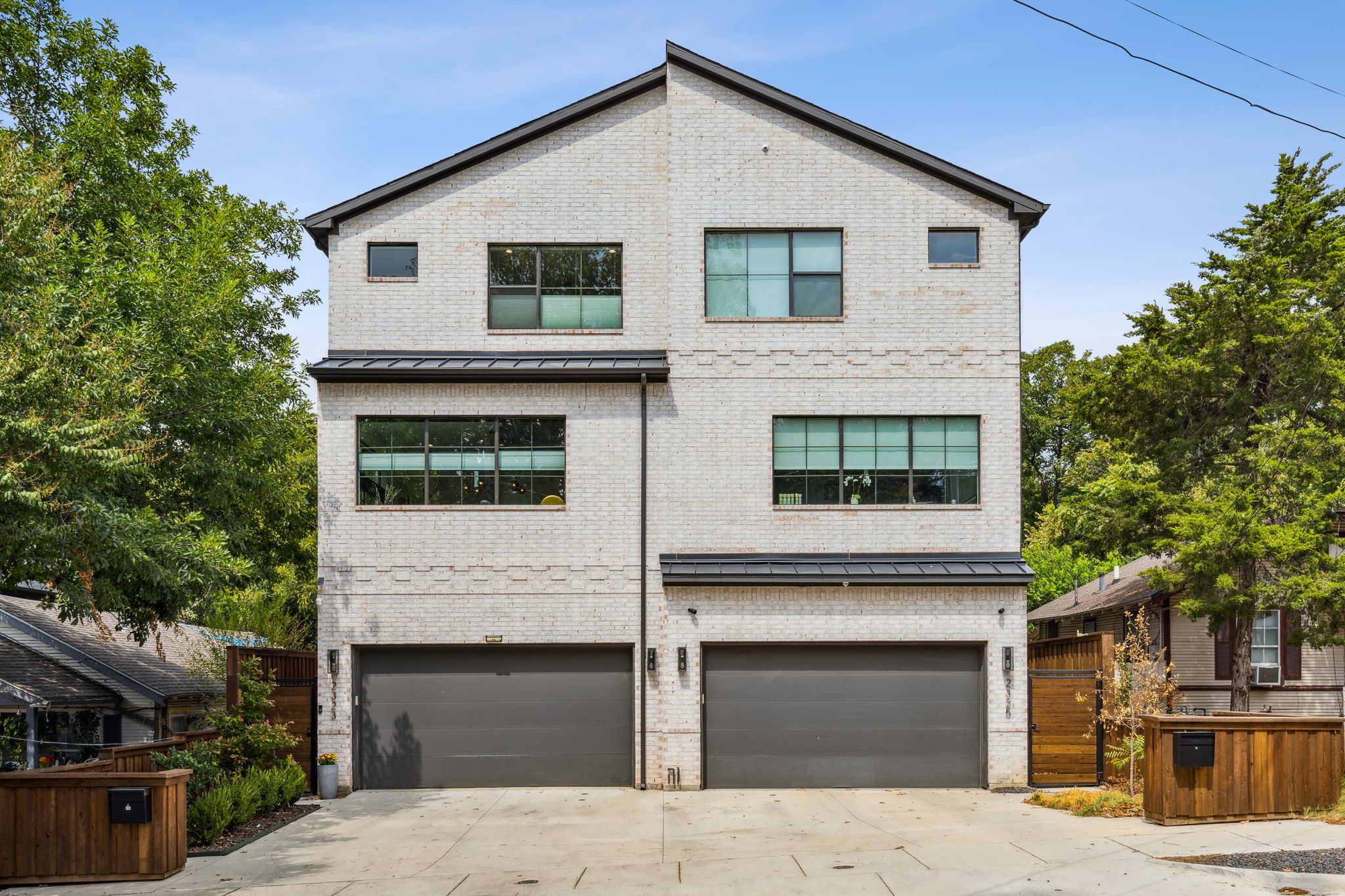 2323 Hondo Avenue Dallas TX 75219