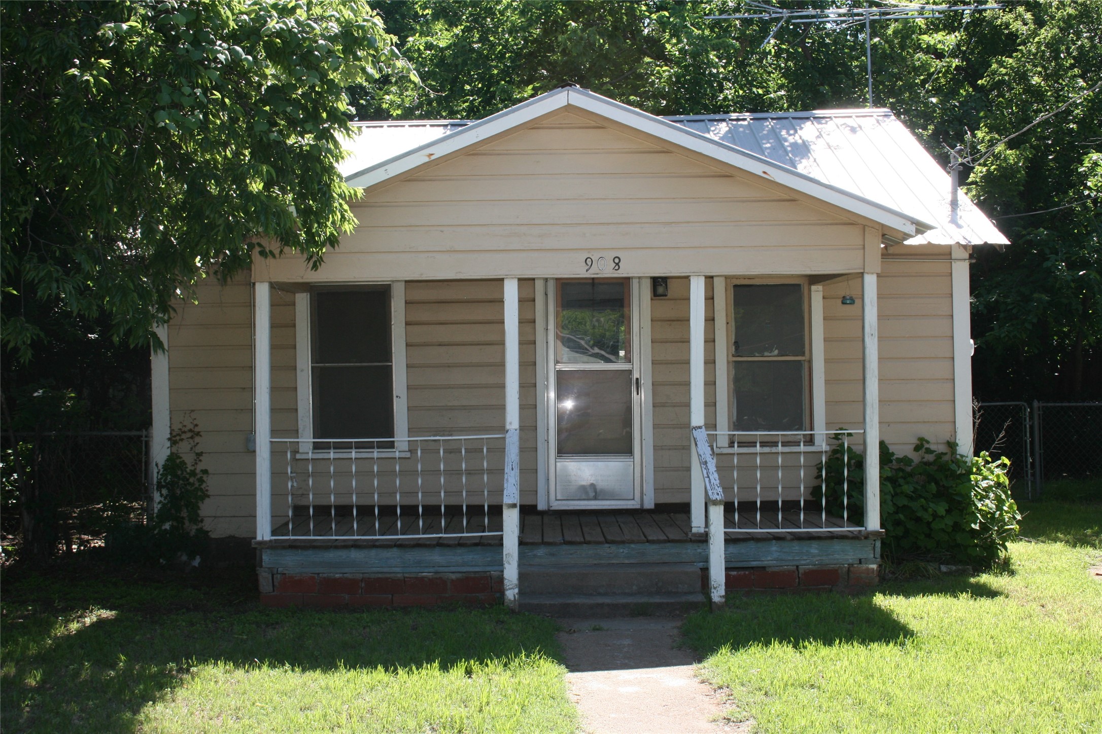 908 Franklin Street Weatherford TX 76086