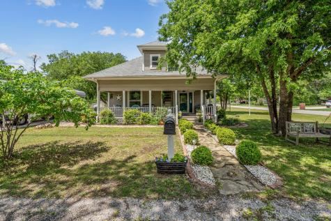 215 Harmonson Avenue Justin TX 76247