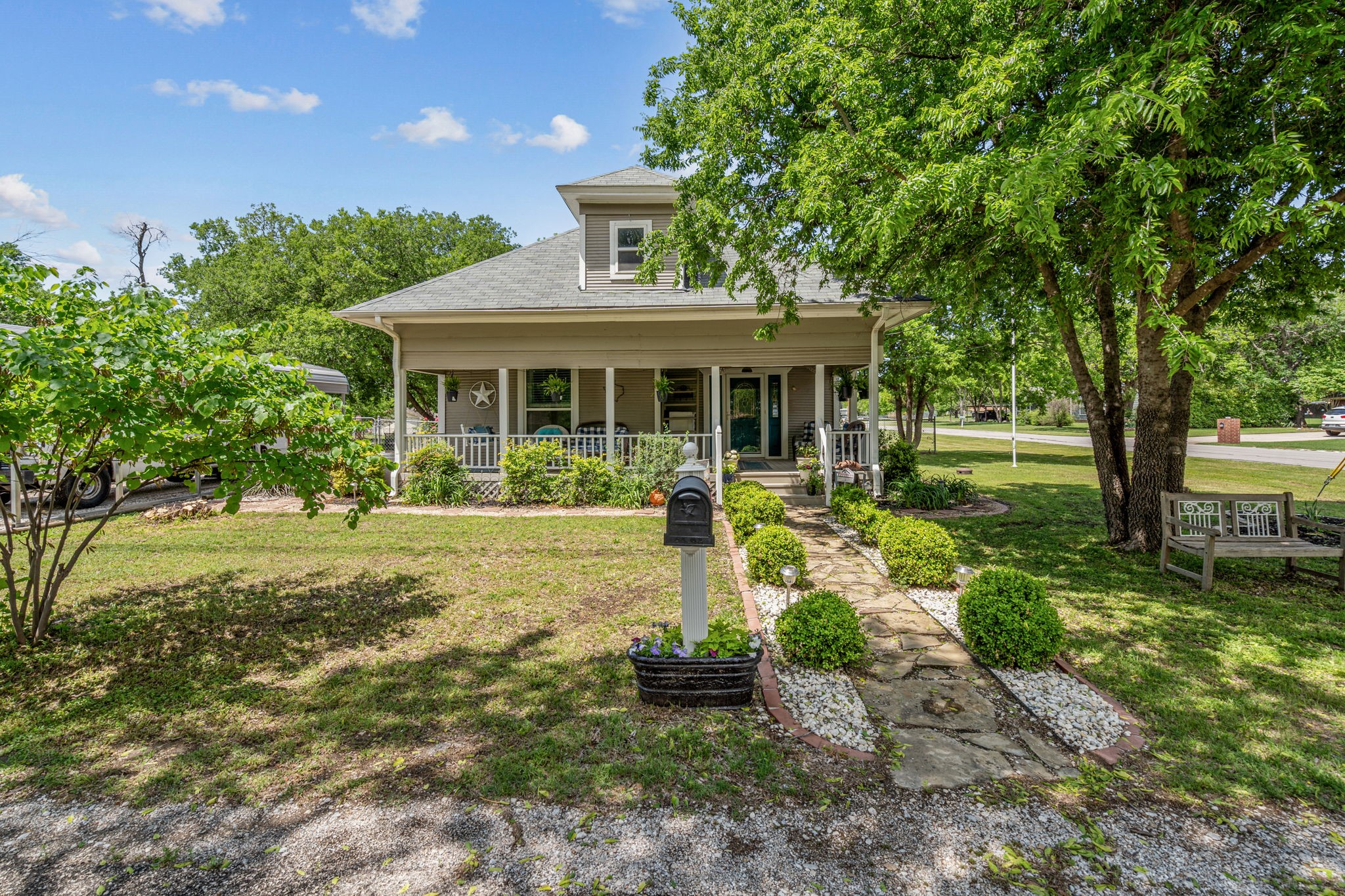 215 Harmonson Avenue Justin TX 76247