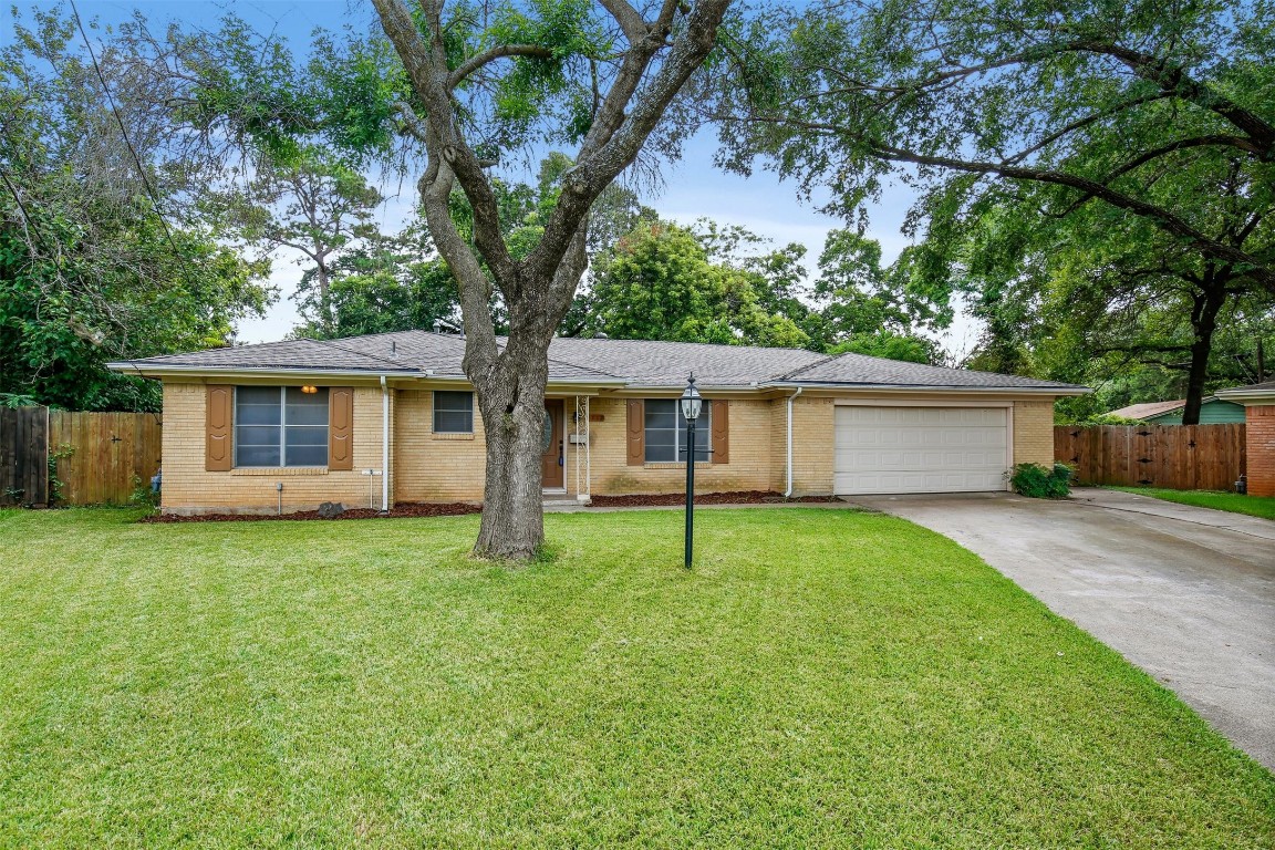 1112 Elaine Drive Irving TX 75060