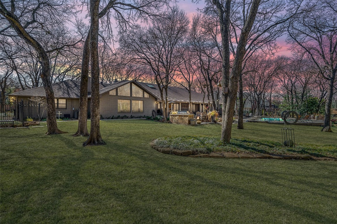 609 Crown Colony Drive Arlington TX 76006