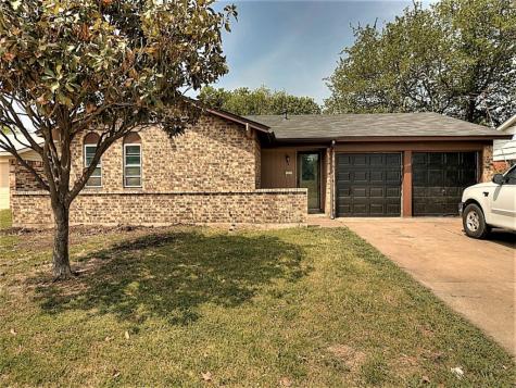 504 Opal Street Saginaw TX 76179