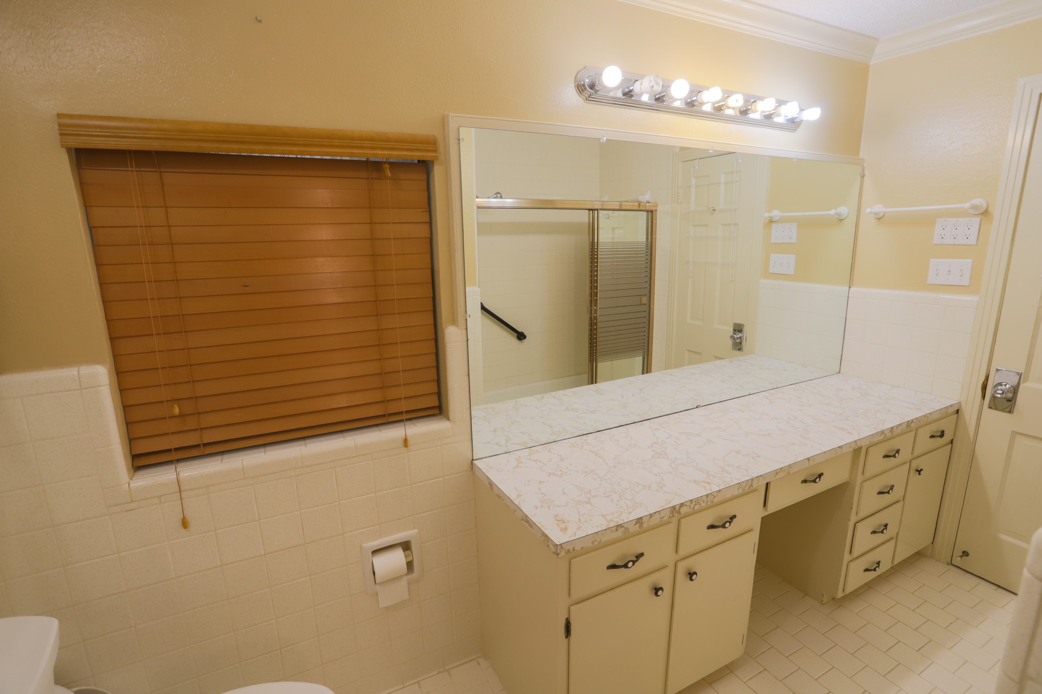 303 David Davis Drive Mcgregor TX 76657