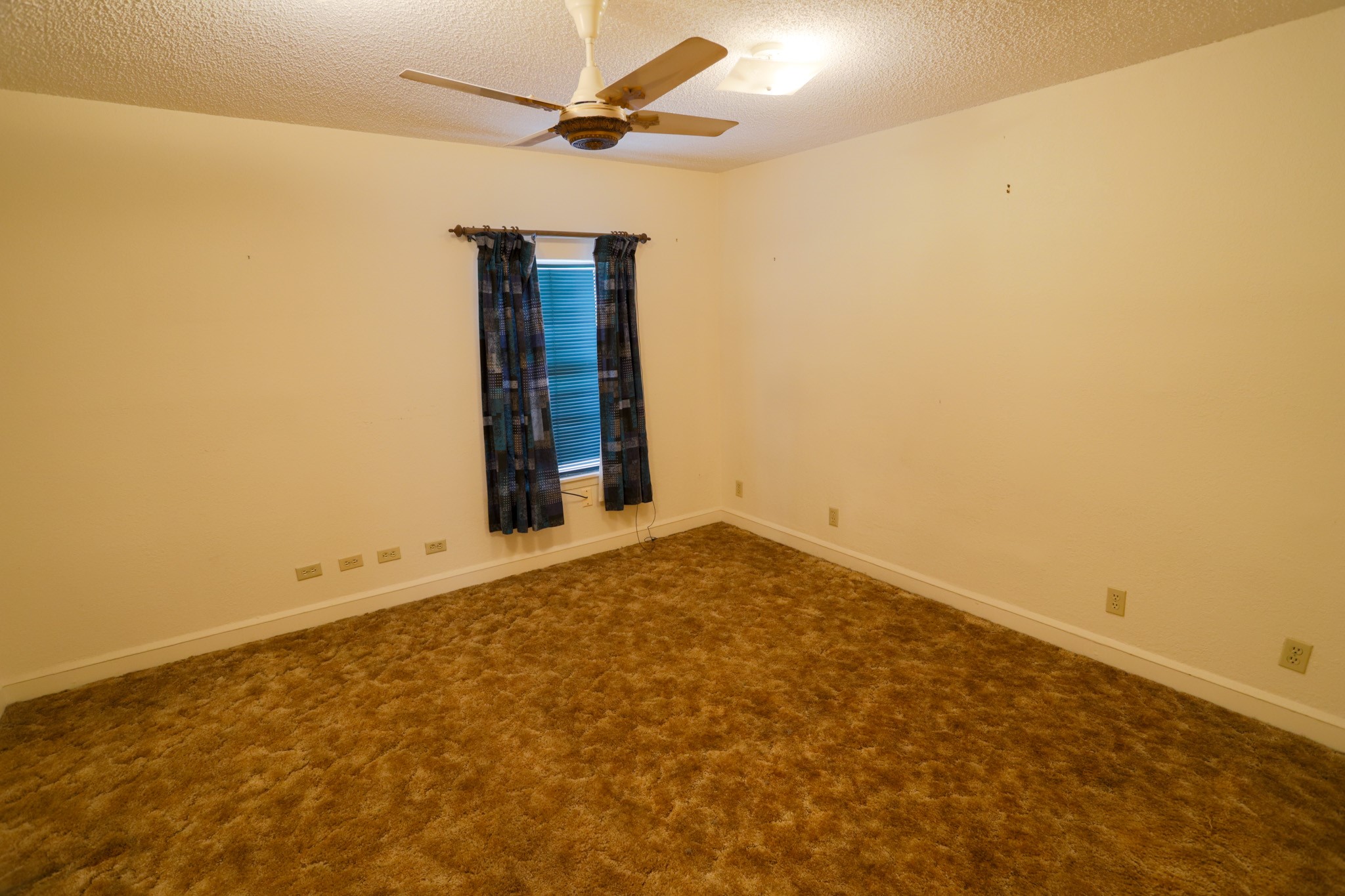 303 David Davis Drive Mcgregor TX 76657