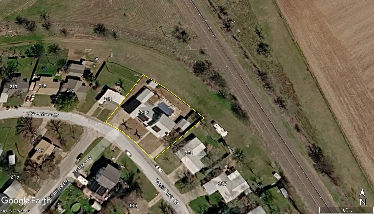 303 David Davis Drive Mcgregor TX 76657