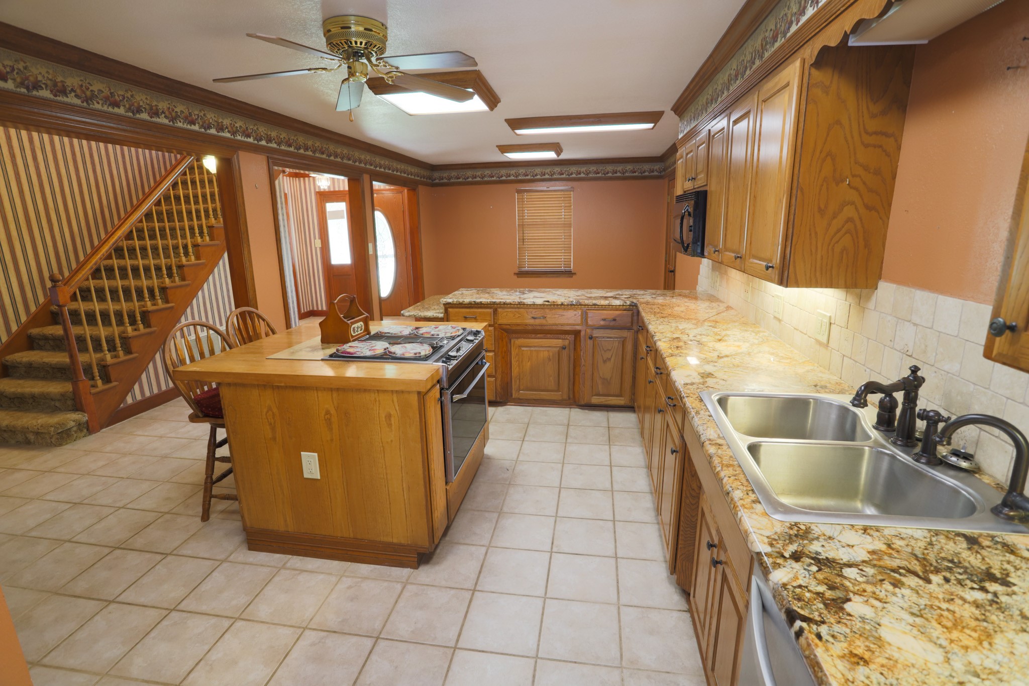 303 David Davis Drive Mcgregor TX 76657