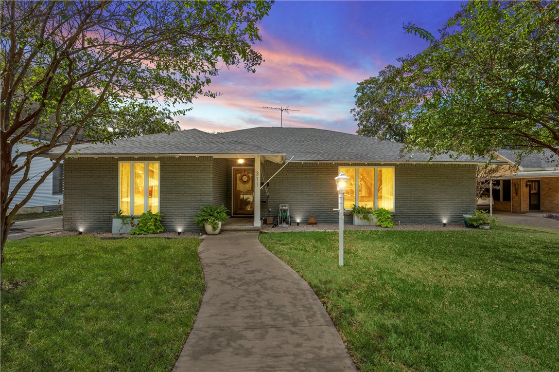 311 N Marable Street West TX 76691