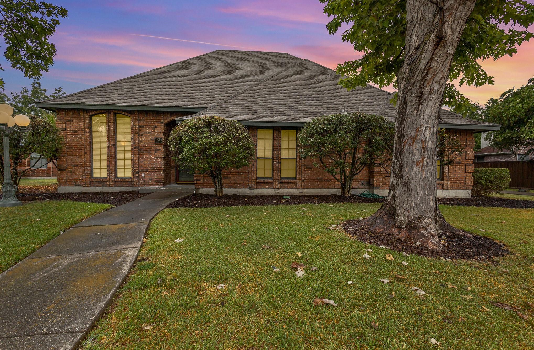 1215 Poplar Lane Lancaster TX 75146