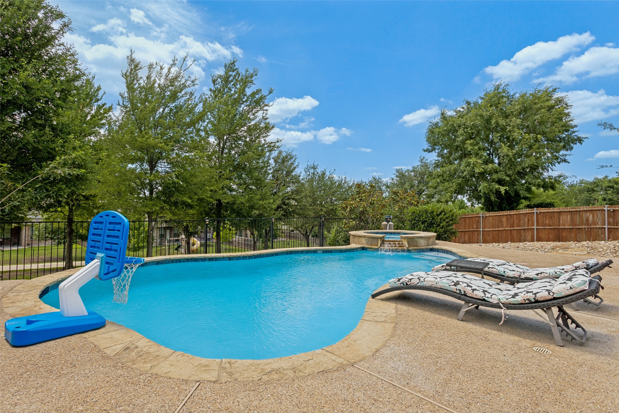 6409 Tuckers Place Rowlett TX 75089