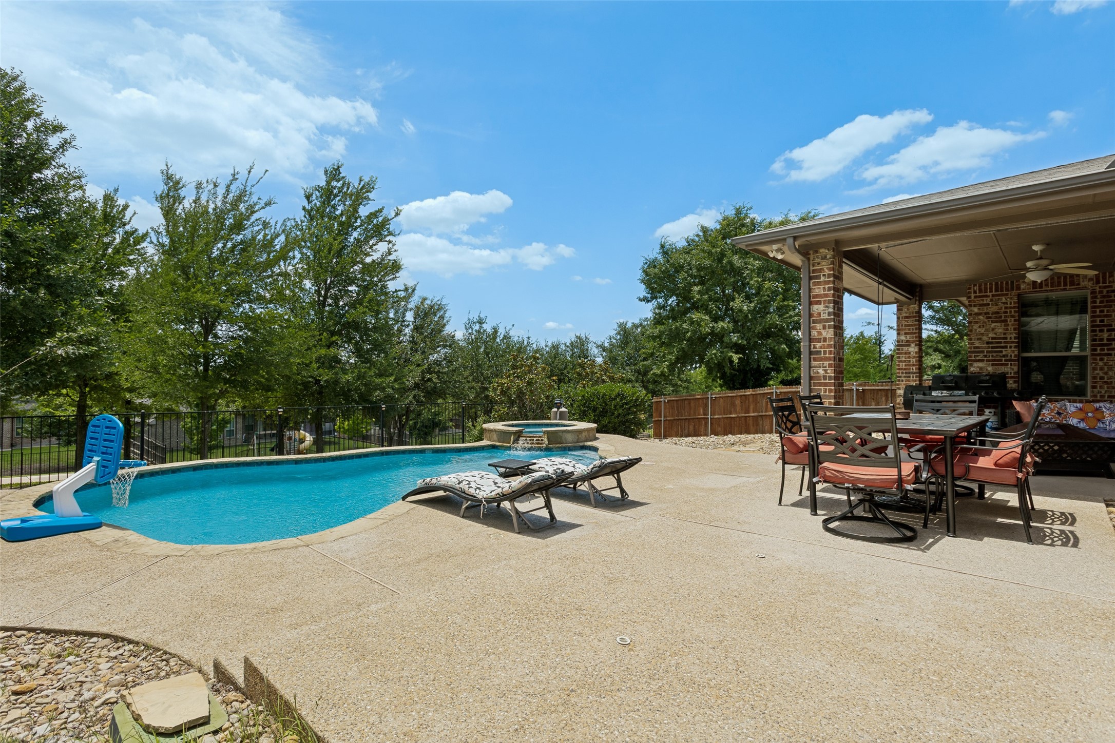 6409 Tuckers Place Rowlett TX 75089