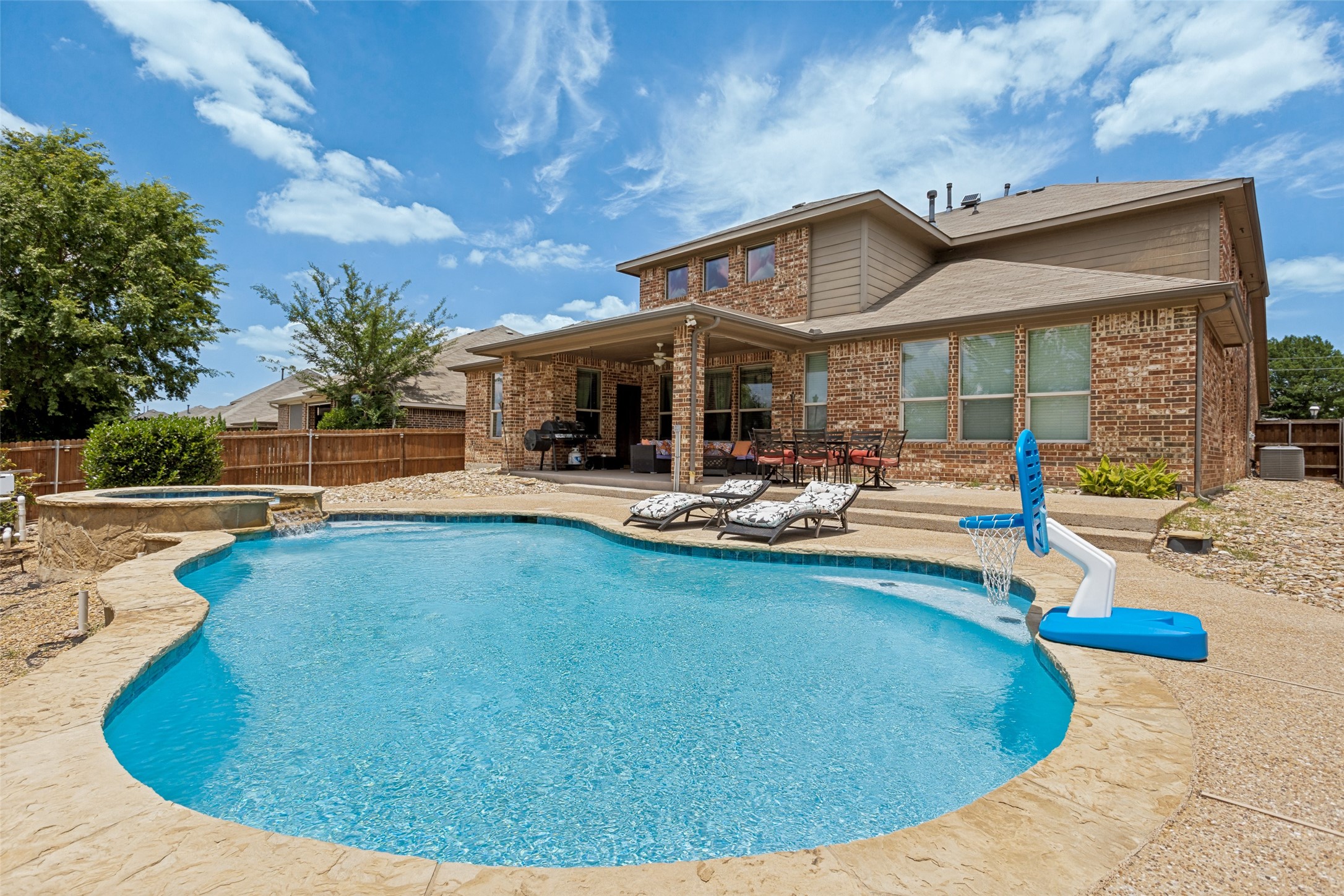 6409 Tuckers Place Rowlett TX 75089