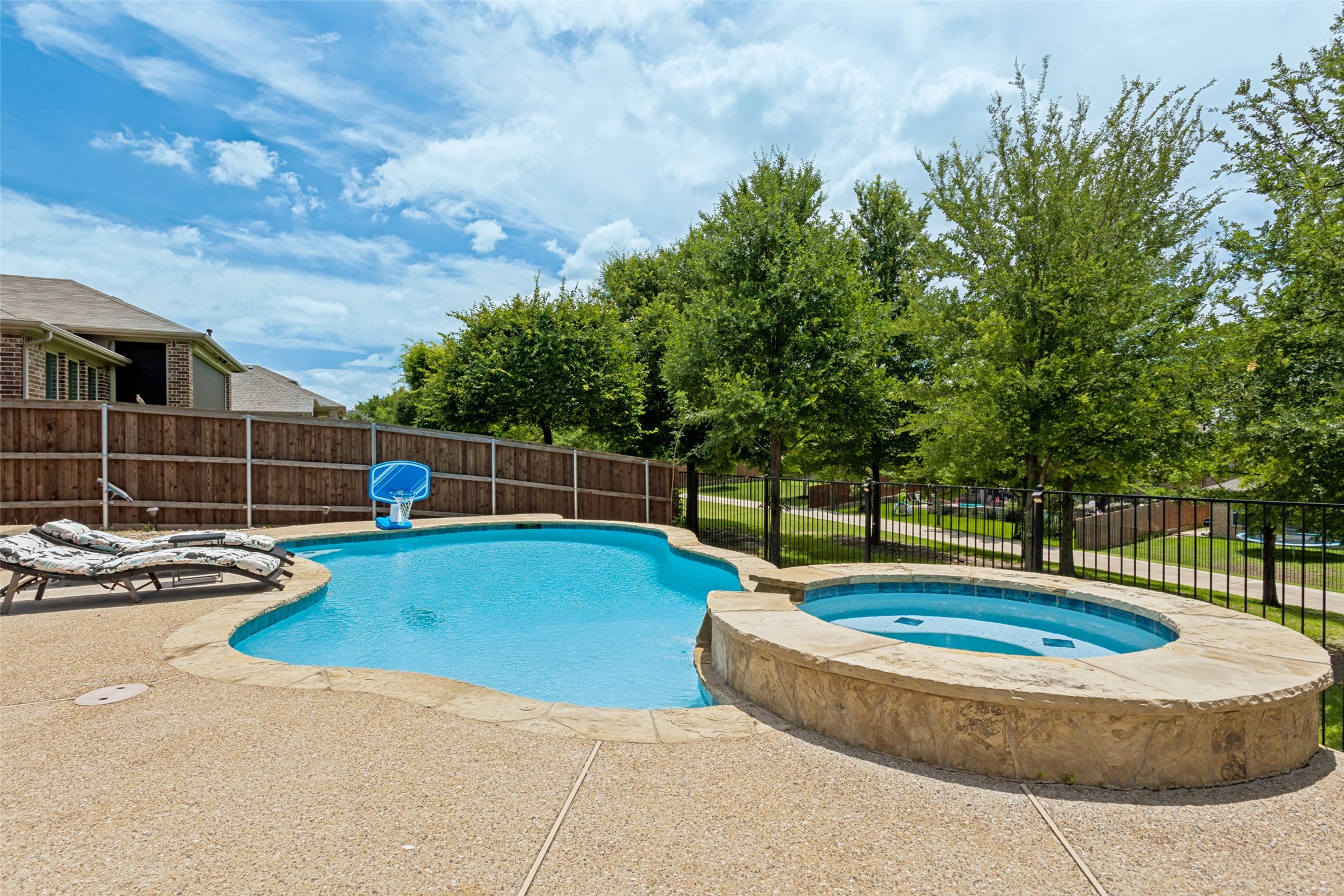 6409 Tuckers Place Rowlett TX 75089