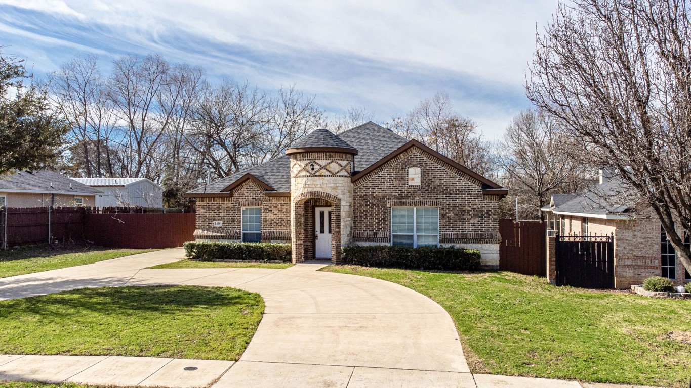 1409 Dacki Avenue Dallas TX 75211