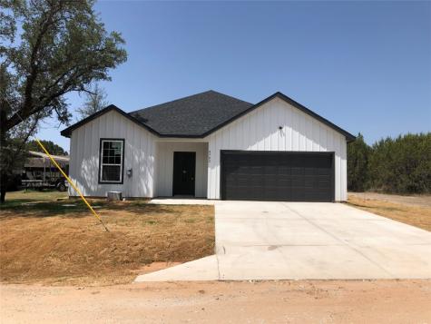 4702 Medina Street Granbury TX 76048