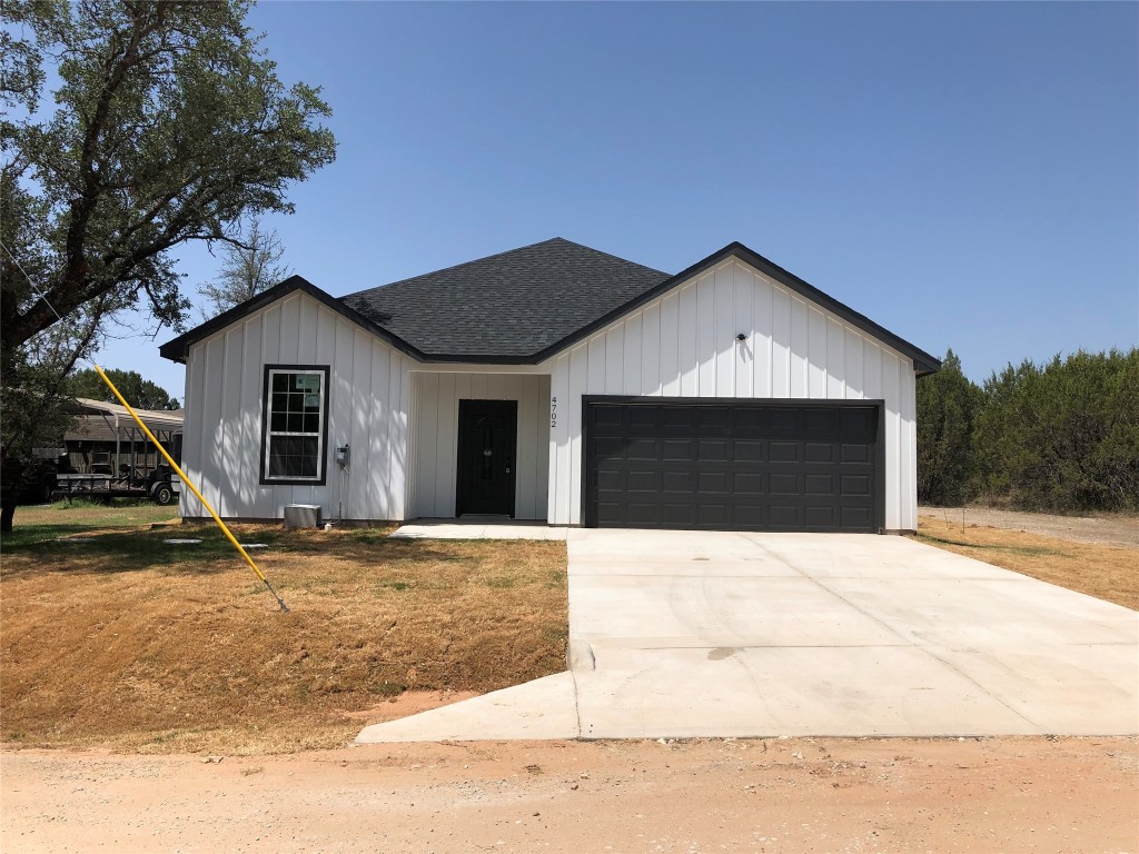 4702 Medina Street Granbury TX 76048
