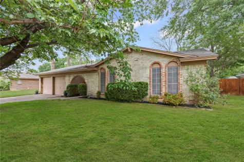 820 Warwick Street Bedford TX 76022