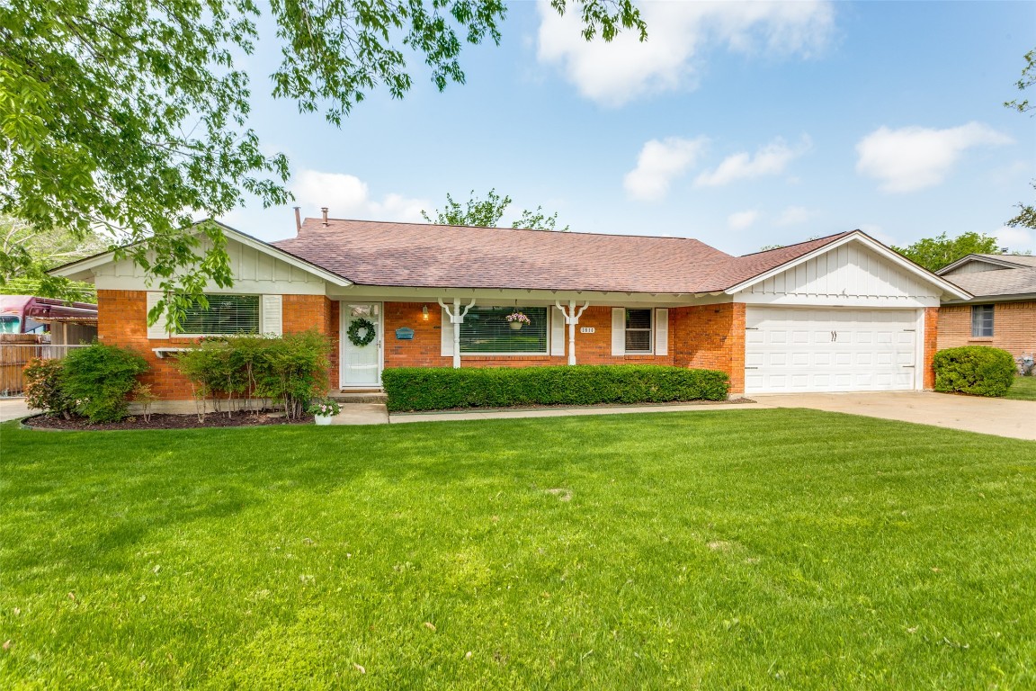 3816 Marys Creek Drive Benbrook TX 76116