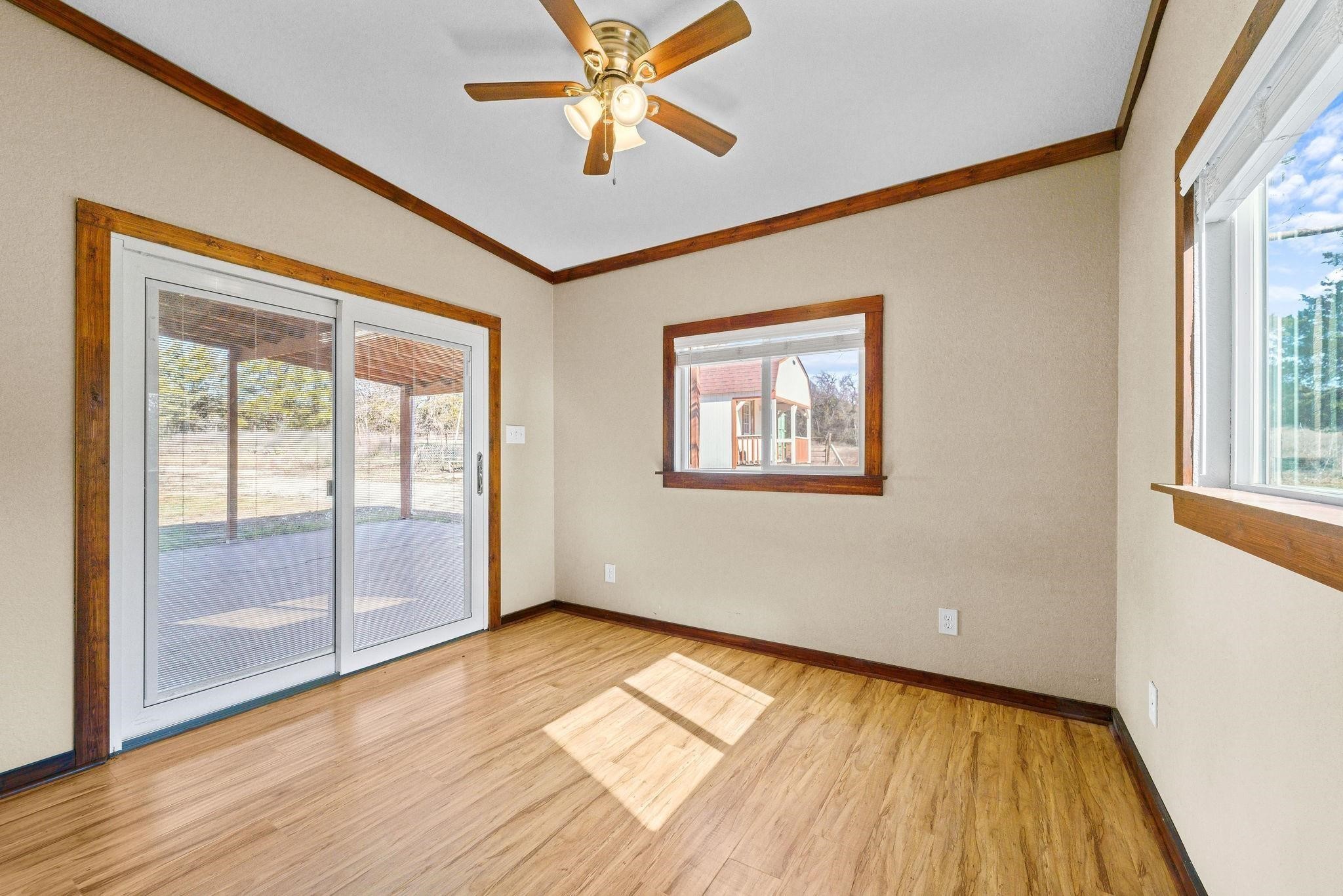 1006 S Clark Road Cedar Hill TX 75104