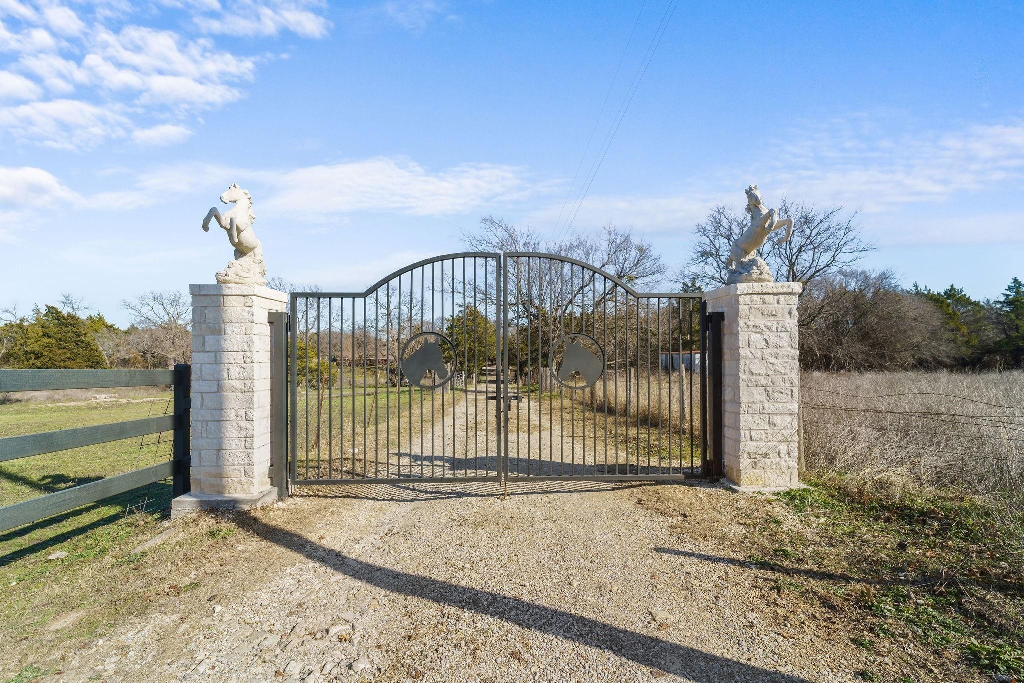 1006 S Clark Road Cedar Hill TX 75104