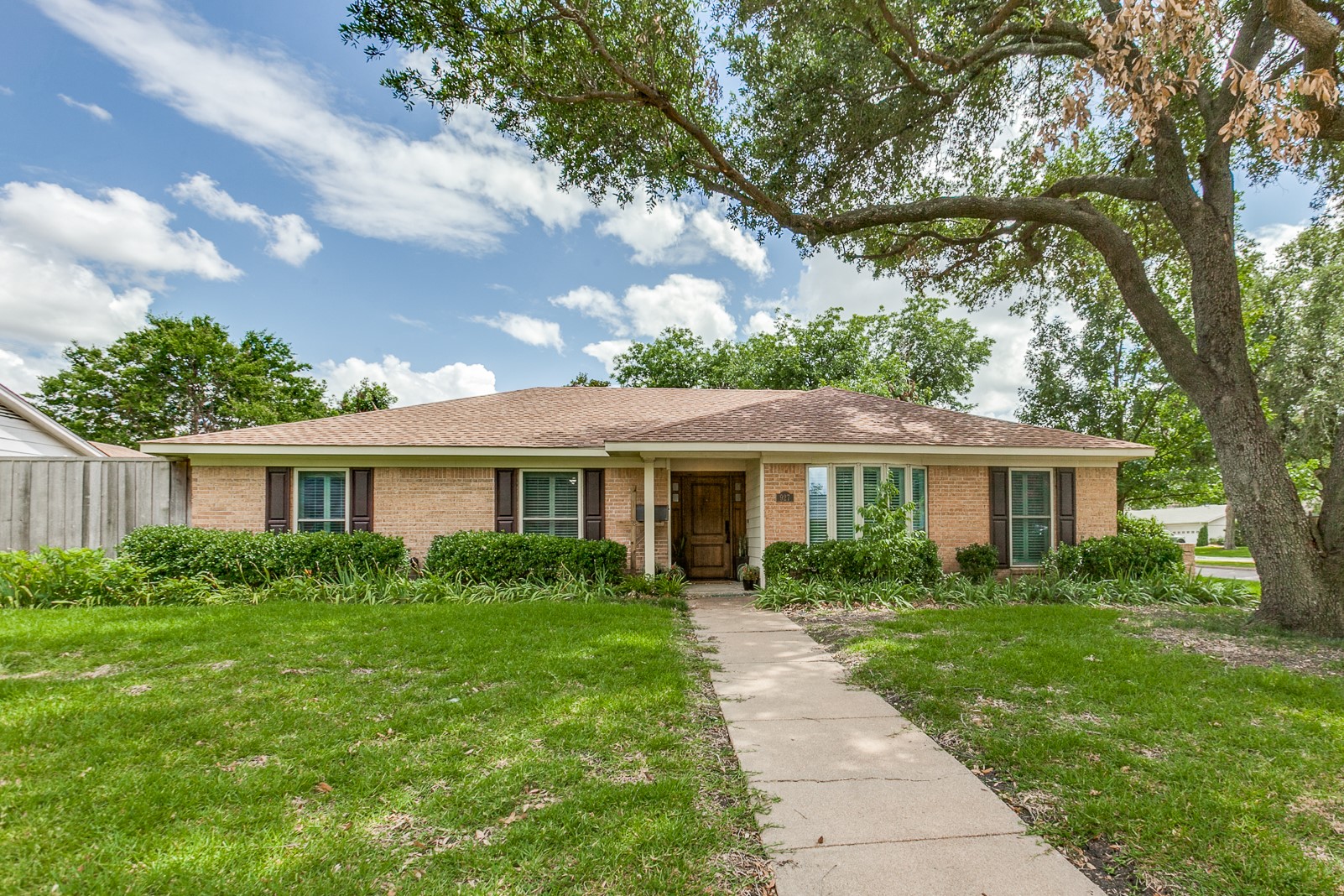 927 Sandalwood Avenue Richardson TX 75080