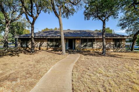 1613 Ridgeview Drive Arlington TX 76012
