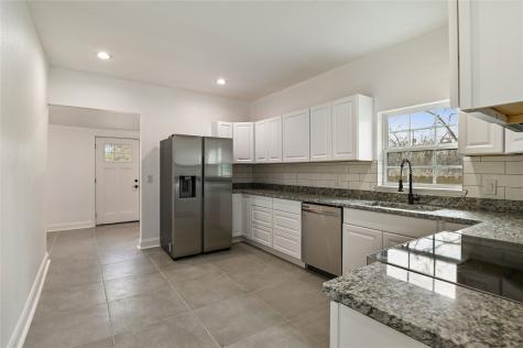 1106 W Chestnut Street Denison TX 75020