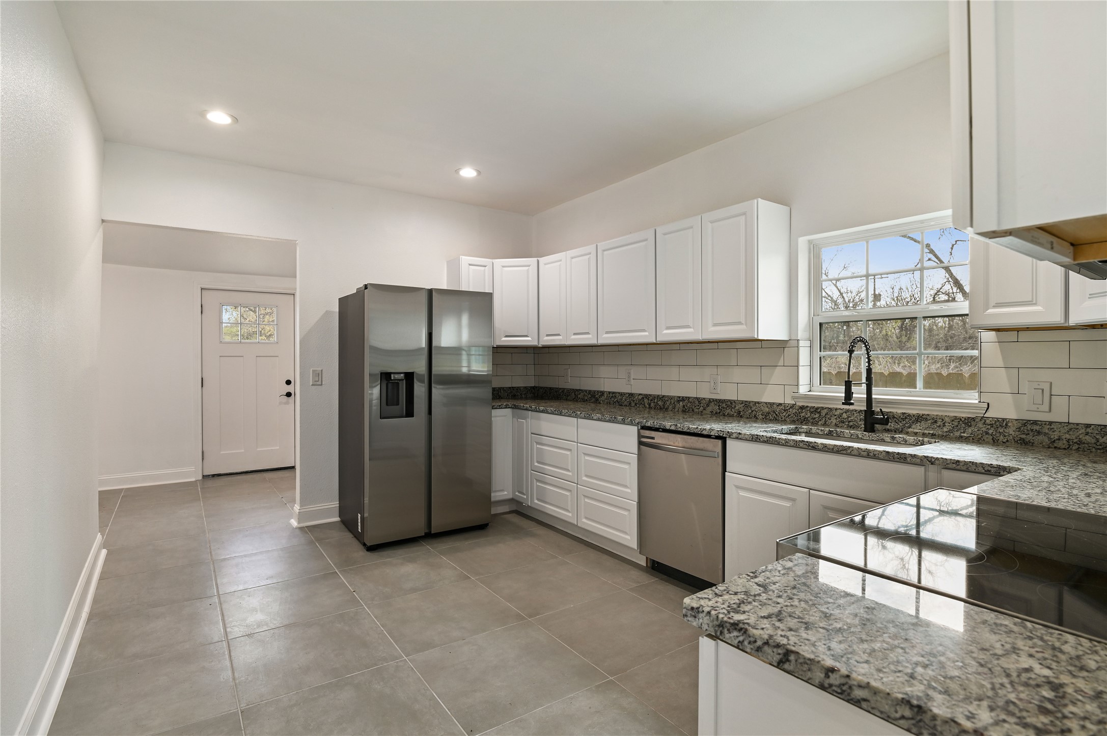 1106 W Chestnut Street Denison TX 75020
