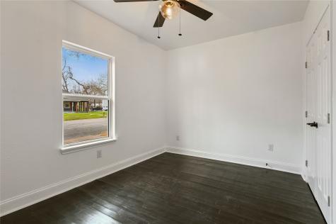 1106 W Chestnut Street Denison TX 75020