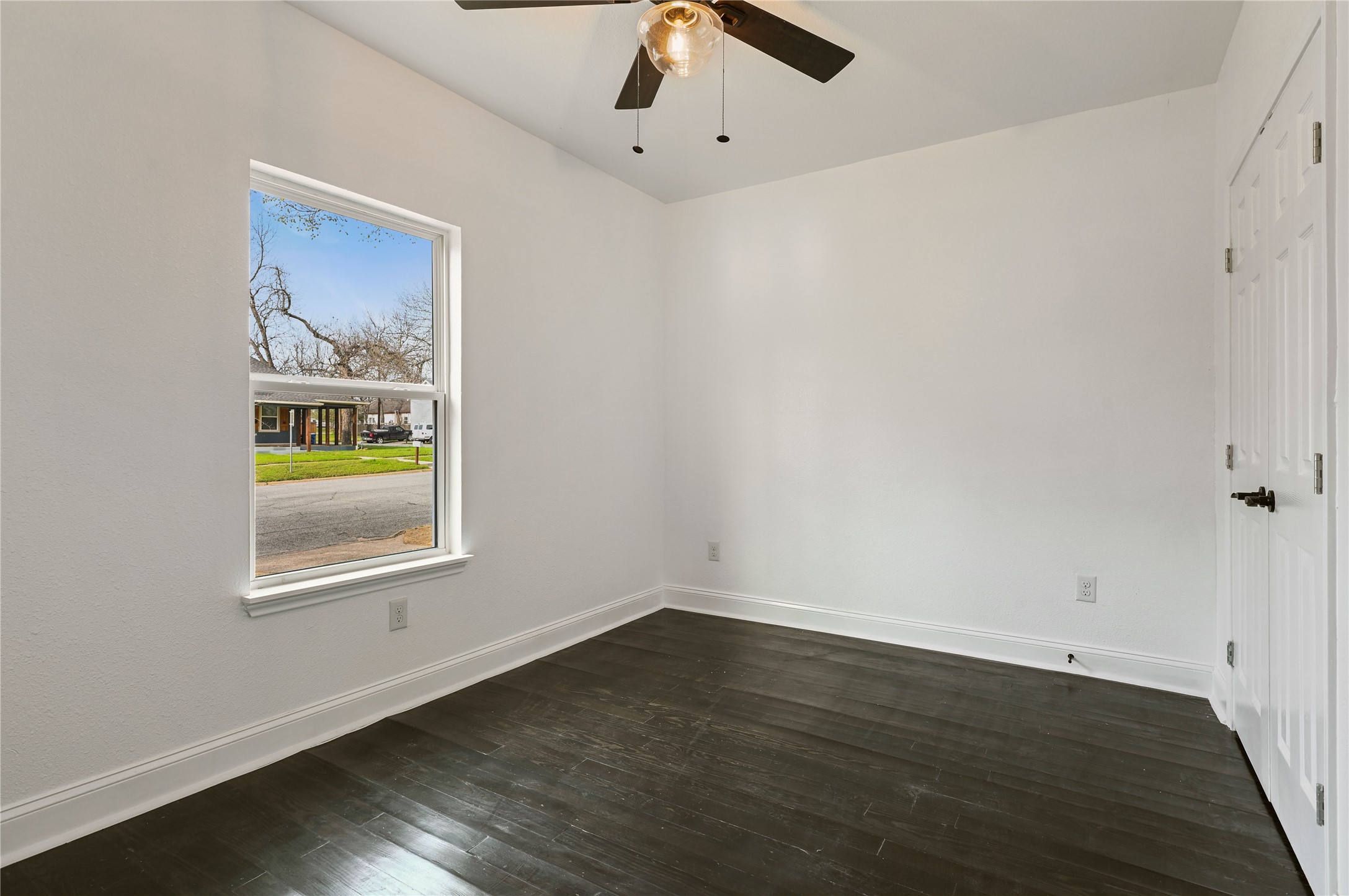 1106 W Chestnut Street Denison TX 75020