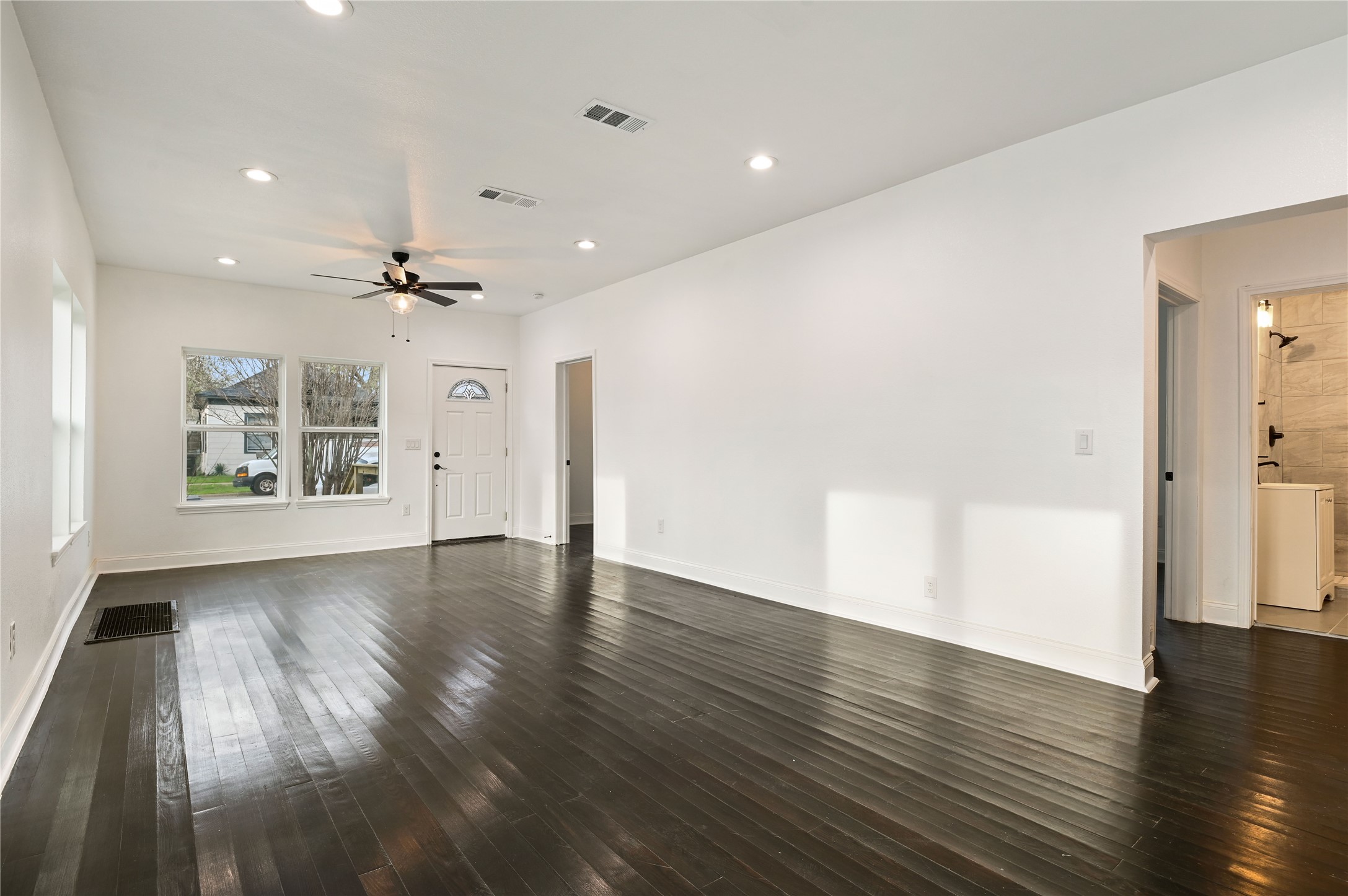 1106 W Chestnut Street Denison TX 75020