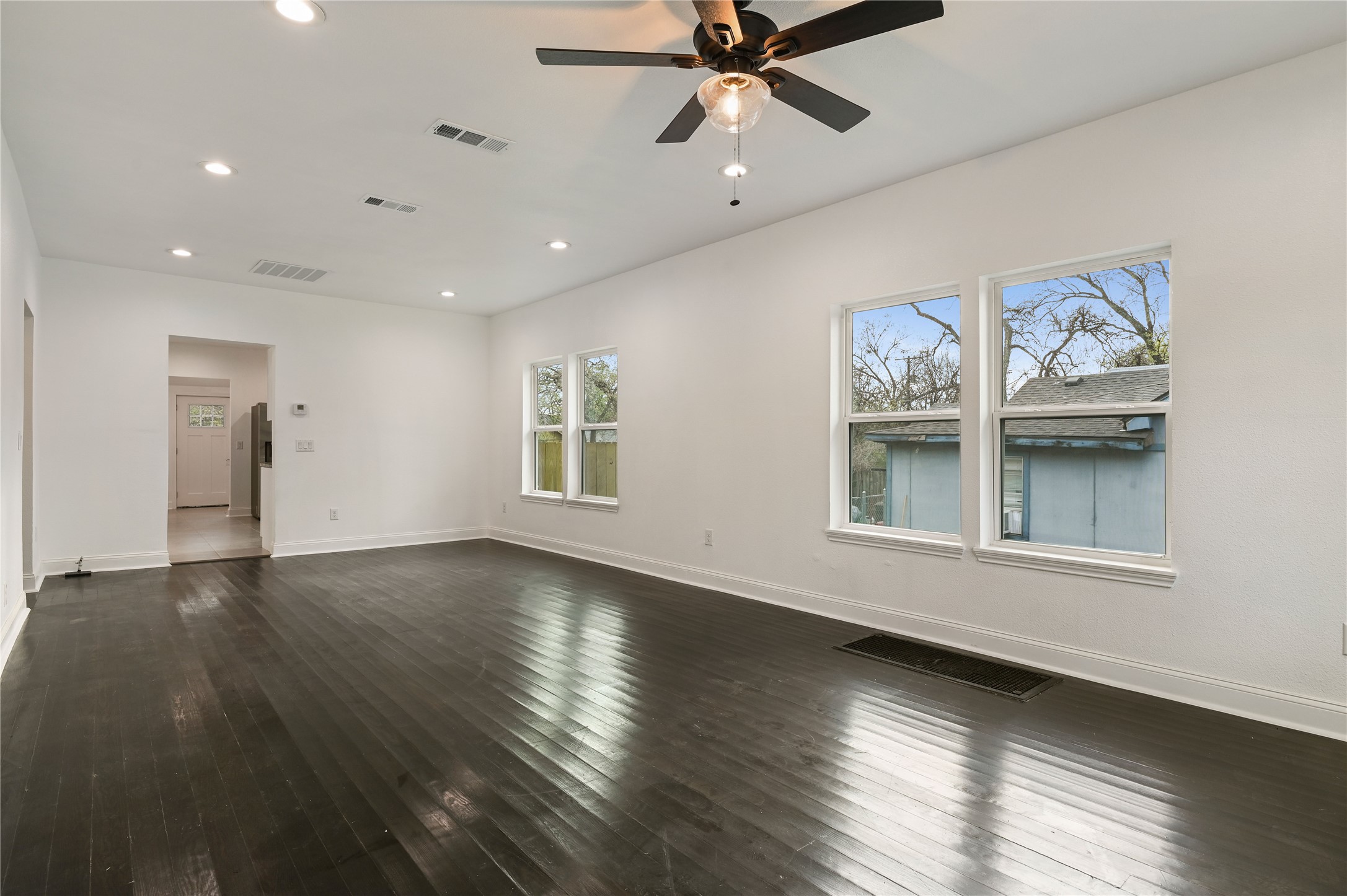 1106 W Chestnut Street Denison TX 75020