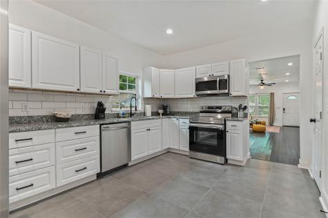 1106 W Chestnut Street Denison TX 75020