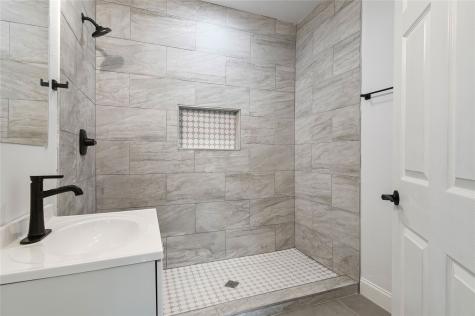 1106 W Chestnut Street Denison TX 75020