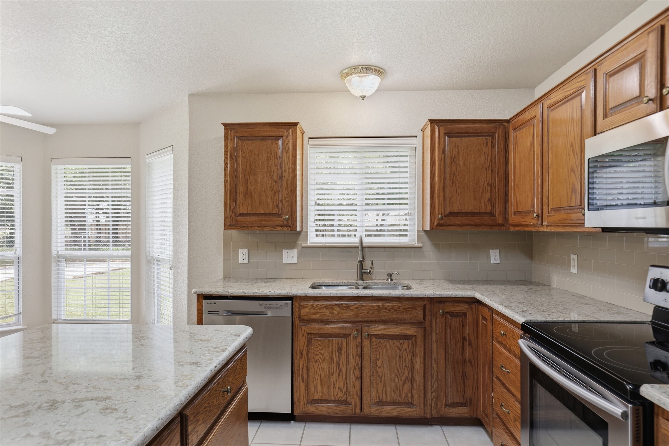 3910 View Point Drive Granbury TX 76048