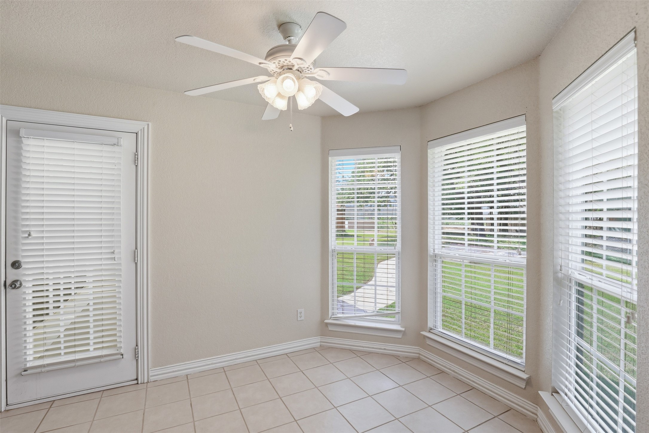 3910 View Point Drive Granbury TX 76048