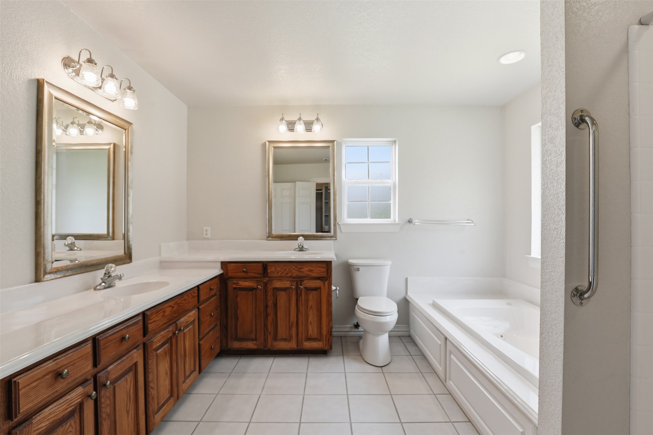 3910 View Point Drive Granbury TX 76048