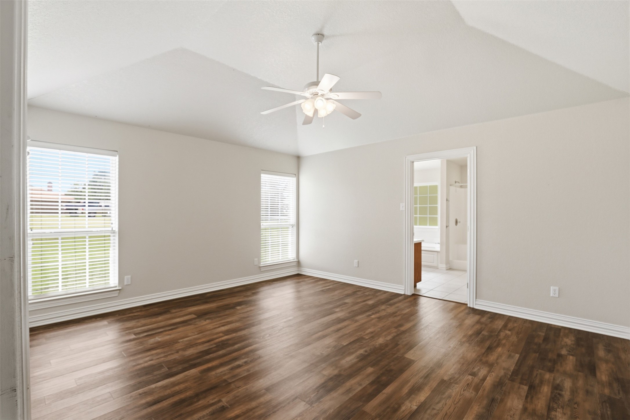 3910 View Point Drive Granbury TX 76048