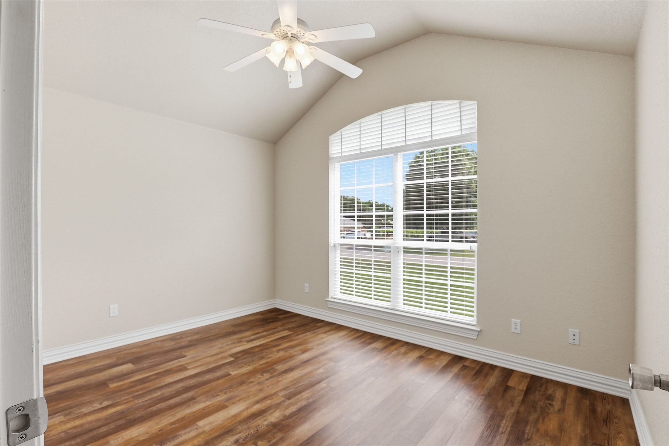 3910 View Point Drive Granbury TX 76048