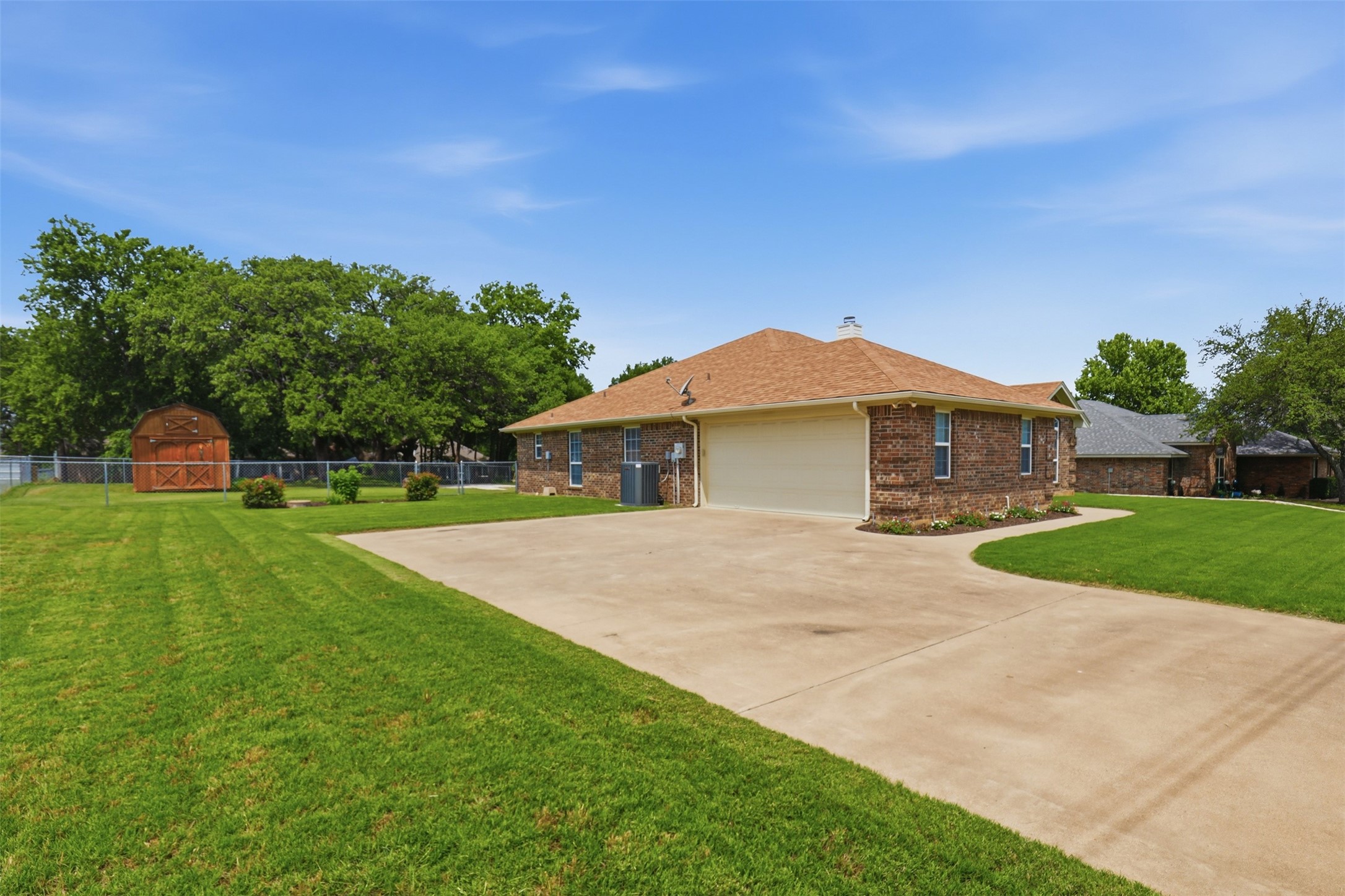 3910 View Point Drive Granbury TX 76048