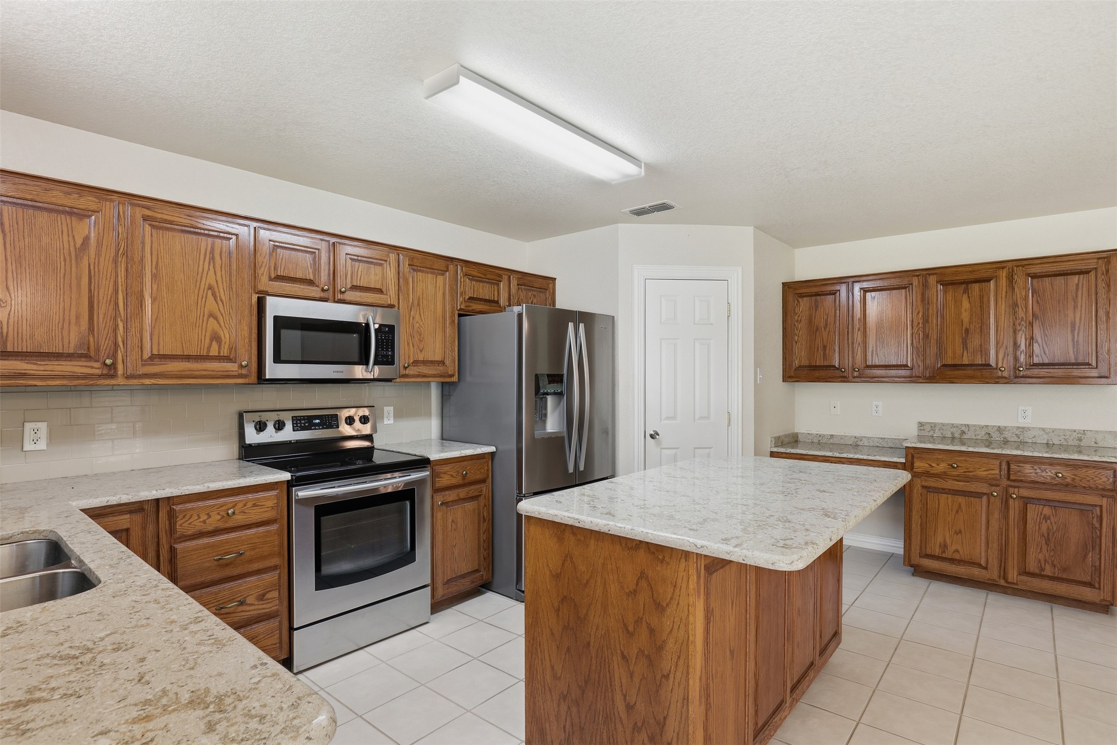 3910 View Point Drive Granbury TX 76048