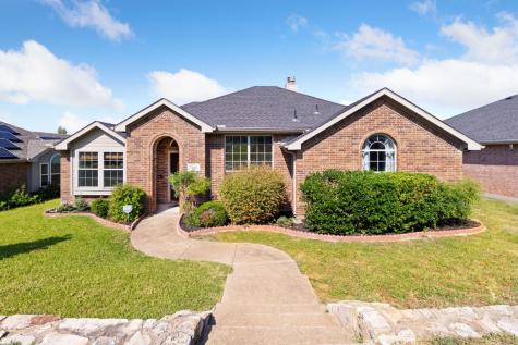 5826 Macgregor Drive Garland TX 75043