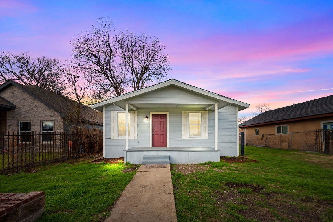 953 E Arlington Avenue Fort Worth TX 76104
